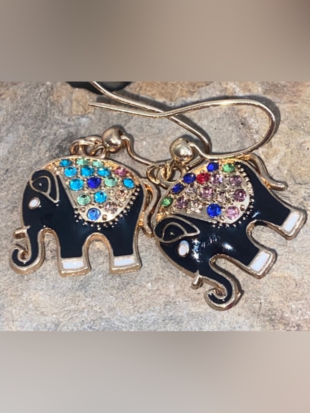 5/$10❤️❤️❤️NEW Black Enamel & Rhinestoned Trunks Up Elephant Earring’s